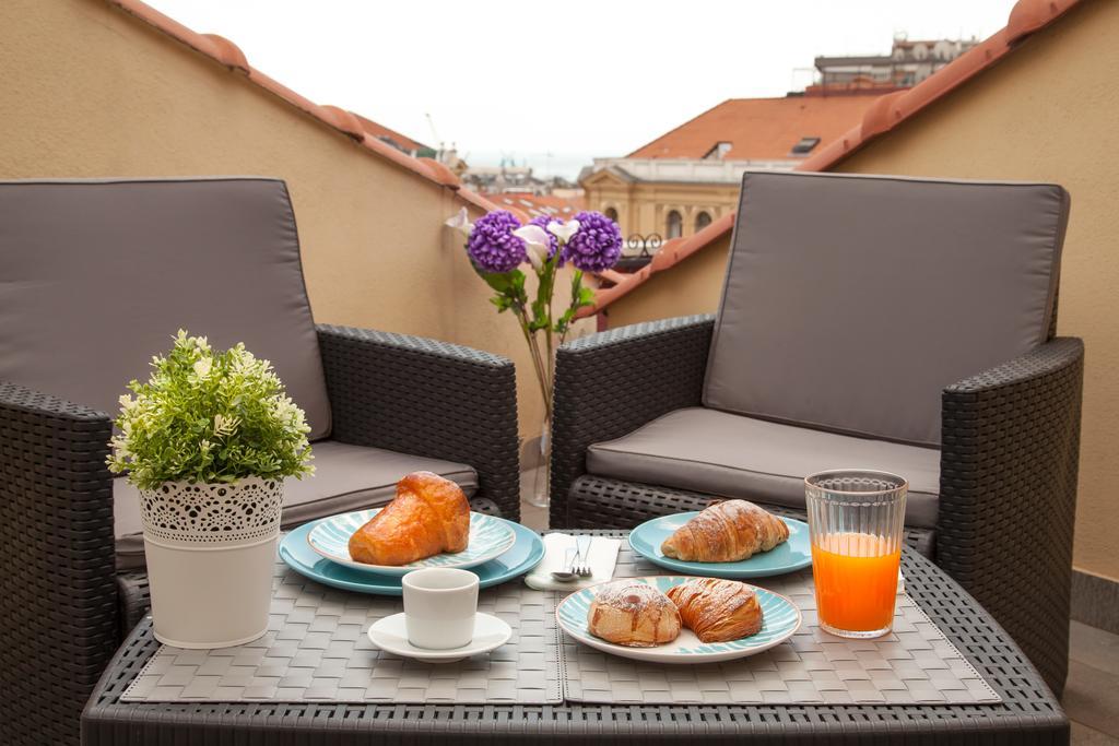 Caesar Napoli Hotel ภายนอก รูปภาพ