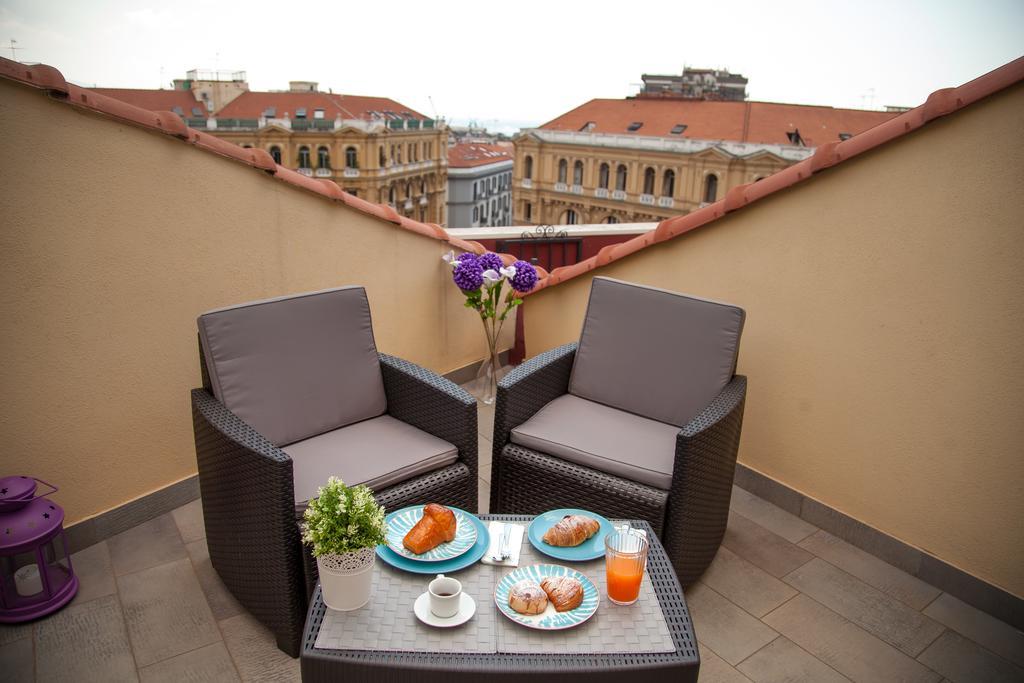 Caesar Napoli Hotel ภายนอก รูปภาพ