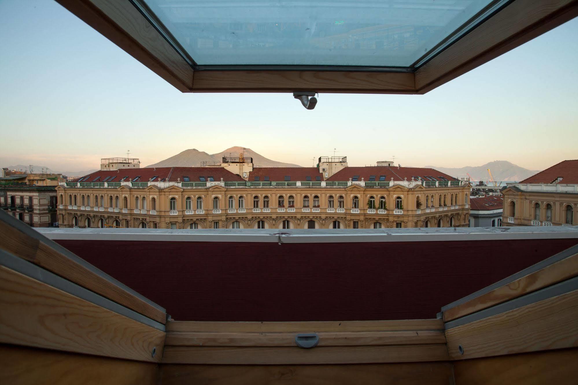 Caesar Napoli Hotel ภายนอก รูปภาพ